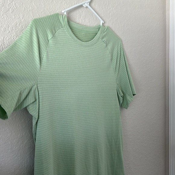 Lululemon M Drysense Shirt in Heathered Creamy Mint - Picture 2 of 5